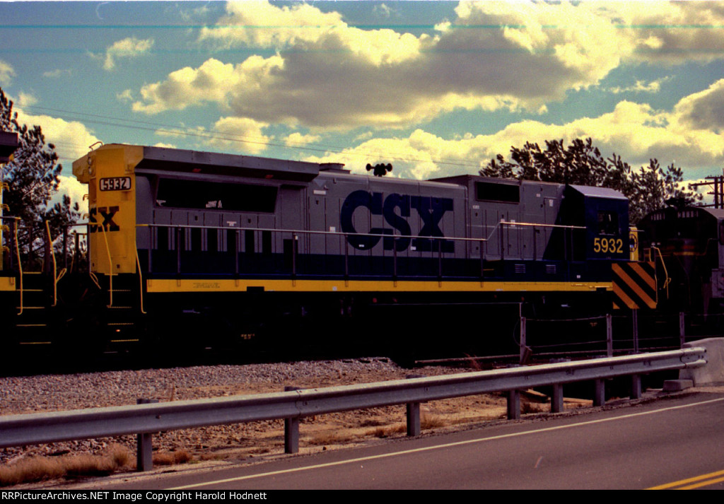 CSX 5932